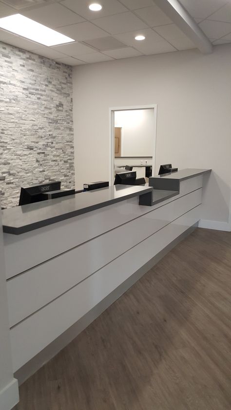 Reception Desk Aesthetic, Receptionist Aesthetic Clinic, Receptionist Desk Aesthetic, Receptionist Job Aesthetic, Medical Receptionist Aesthetic, Front Desk Receptionist Aesthetic, Front Desk Aesthetic, Front Desk Organization, Front Desk Design Receptions