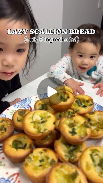 Scallion Bread, Onion Bread, Scallion Pancakes, Muffin Pan, At The Top, Green Onions, Leeks, Mayonnaise, Yeast