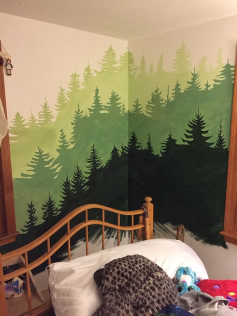 Painting Pine Trees On Walls, Easy Wall Murals Forest, Wall Painting Ideas Nature, Simple Tree Mural, Green Mural Wall, Diy Forest Mural, Mural Mountains, Tree Wall Painting, Boys Room Mural