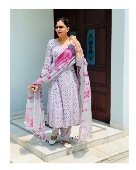 Dresses With Bows, Frock Ideas, Lace Designs On Suits, Long Frocks For Girls, Simple Suits, Designer Suits For Wedding, Cotton Suit Designs, Kurti Sleeves, Bridal Suits