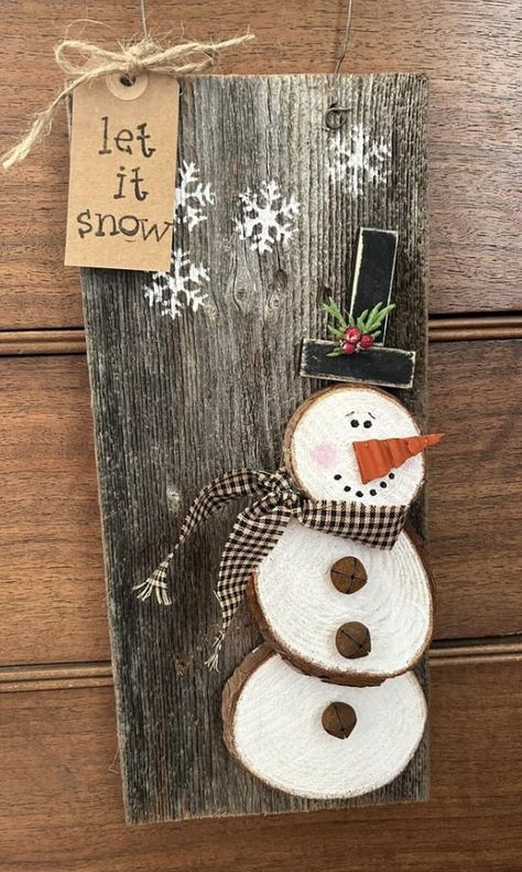 Crafts Snowman, Log Crafts, Yarn Decor, Diy Christmas Deco, Wooden Christmas Crafts, Wood Items, Christmas Entertaining, Handmade Christmas Crafts, Christmas Crafts To Make