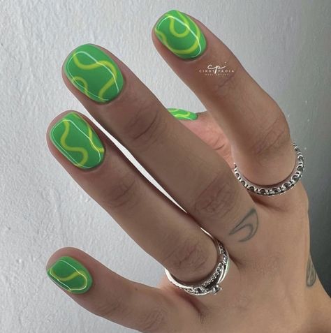 Green Swirl Nail, Nails Swirl, Swirl Nail Art, Neon Green Nails, Green Acrylic Nails, Mens Nails, Hippie Nails, Hard Nails, Classy Acrylic Nails