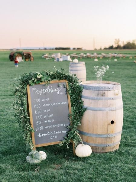 Horse Lovers Will Fall Head Over Hooves for This Upscale Rustic Ranch Wedding Fall Wedding Signs, Rustic Ranch Wedding, Fall Wedding Trends, Hay Field, Backyard Wedding Ceremony, Horse Wedding, Field Wedding, Rustic Fall Wedding, Rustic Barn Wedding