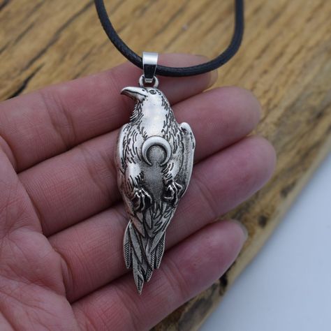 Wicca Necklace, Crow Jewelry, Crow Pendant, Crow Necklace, Wiccan Necklace, Raven Pendant, Raven Necklace, Moon Phases Necklace, Gothic Vintage