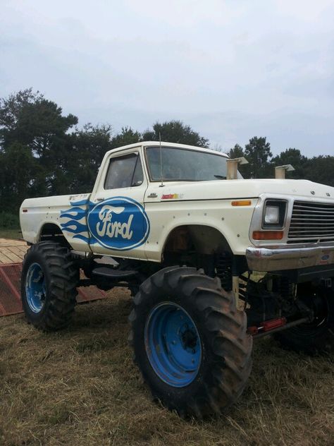 Mud racing Mud Racing, Lifted Ford Truck, 79 Ford Truck, Mud Bog, Truck Girl, Future Trucks, Mud Trucks, Lifted Ford, Classic Ford Trucks