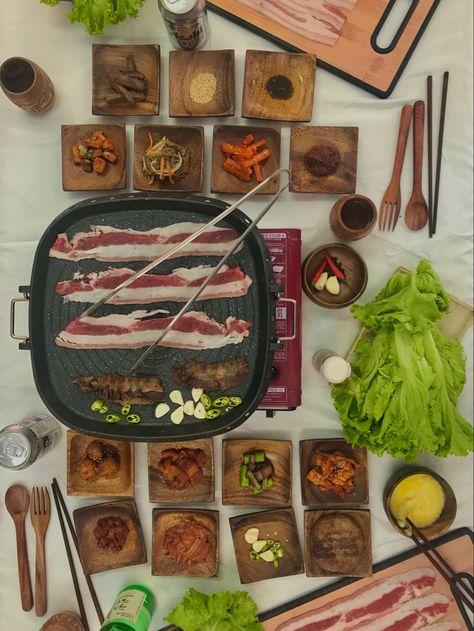 Samgyupsal Photography, Grilled Food, Fire Cooking, Korean Bbq, Insta Stories, Korean Food, Grilling Recipes, Food Design, Modern Kitchen Design