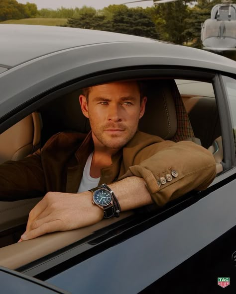 Men Cars Photography, Avengers Black Widow, Hemsworth Brothers, Car Poses, Chris Hemsworth Thor, Portrait Photography Men, Australian Actors, My Boss, Better Than Yours