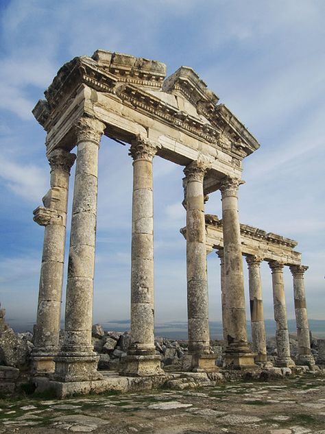 Apamea, Syria Ancient Greece Aesthetic, Ancient Theatre, Ancient Roman Architecture, Architecture Antique, Ancient Places, Empire Romain, Ancient Greek Architecture, Roman Architecture, Ancient City