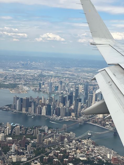 New York From Plane, Plane Vibes, Plane View Aesthetic, Xmas In New York, Nyc Airport, New York From Airplane, Nyc From Airplane, New York Plane View, Nyc Plane View