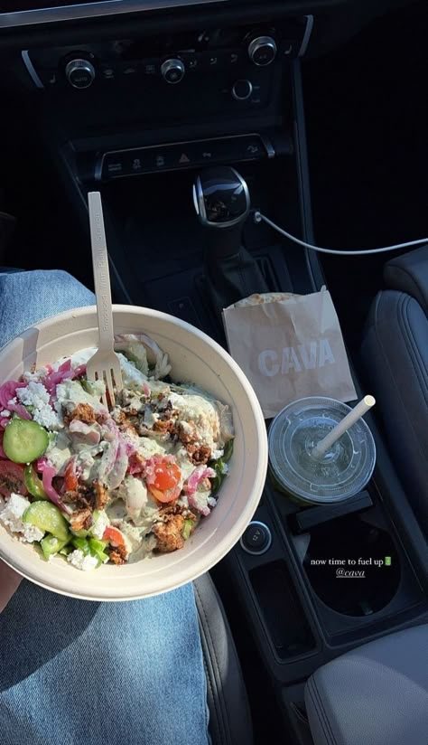 Eating In Car Aesthetic, Food In Car, Recetas Aesthetic, Healthy Vibes, New Healthy Recipes, Wellness Aesthetic, Teen Girl Room Decor, Insta Story Inspo, Teen Girl Room