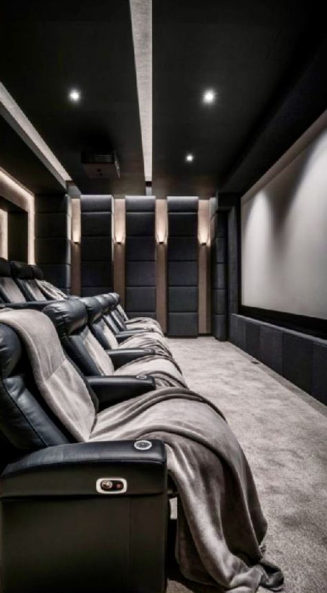 Dark Blue And White Bedroom, Blue And White Bed, Small Theater Room Ideas, Entertainment Room Ideas, Home Cinema Room Ideas, Hollywood Room, Movie Theater Rooms, Home Theater Room Design, Futuristic House