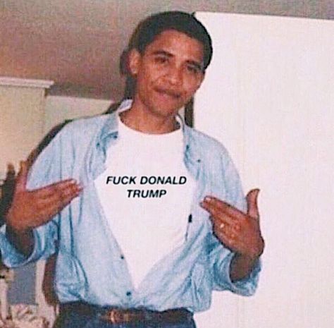 whore420 Young Obama, Obama Poster, Supreme Box Logo, Image Swag, Photographie Portrait Inspiration, Thrifted Outfits, Grunge Look, Soft Grunge, American Dream