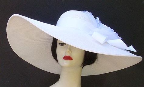 White Derby Hat, Easter Bonnets, Church Girl, Derby Wedding, Modern Hat, Dressy Hats, Large Brim Hat, White Elegance, Hat Party