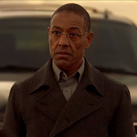 Gustavo Breaking Bad Actors, Beaking Bad, Gustavo Fring, Gus Fring, Breaking Back, Better Call Saul Breaking Bad, Iron Man Comic, Pin Man, Tv Icon