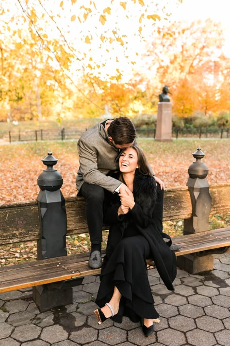 Nyc Couples Photoshoot Fall, Central Park Couple Photoshoot Winter, Bethesda Fountain Photoshoot, Engagement Photos On Bench, Fall Central Park Engagement Photos, Nyc Fall Engagement Photos, Fall Nyc Engagement Photos, Central Park Couple Photoshoot, Reading Photoshoot