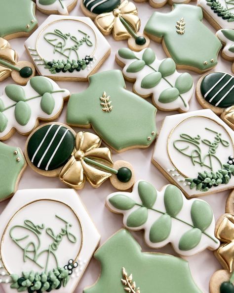 Oh baby! I’m livinggg for the sage green and gold 🤩🤍 Sage And Yellow, Sage Green And Gold, Gold Baby Shower, Green Baby Shower, Gold Baby Showers, Baby Shower Cookies, Oh Baby, Gold Baby, April 20