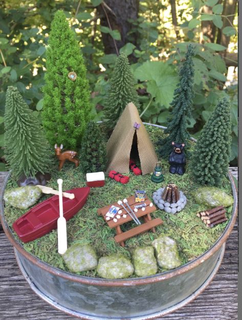 Miniature Camping, Essentials For Camping, Camping Scene, Garden Layouts, Fairy Village, Fairy Garden Crafts, Fairy Garden Designs, Faeries Gardens, Fairy Crafts