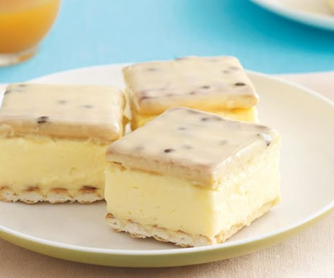 We know nothing quite beats the real thing, but when the bakery is closed and you have a craving that just won't quit, this cheat's vanilla slice is a worthy recipe. Passionfruit Icing, Vanilla Slice Recipe, Vanilla Slice, Custard Slice, No Bake Slices, Slice Recipe, Slices Recipes, Köstliche Desserts, Easy Baking Recipes