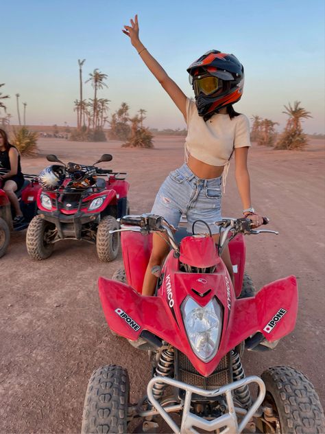 Quad Biking Outfit Ideas, Quad Pictures Photo Ideas, Quad Bike Outfit Women, Quad Biking Outfit, Bike Outfits Women, Caribbean Photos, Biking Outfits, Dessert Safari, Quad Biking