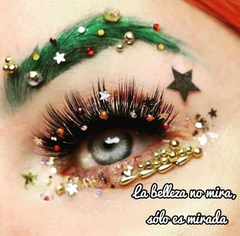 Xmas Makeup Looks, Christmas Makeup Simple, Christmas Party Makeup, Christmas Makeup Looks, Xmas Makeup, Fantasy Make-up, Christmas Makeup Ideas, Christmas Eye Makeup, Make Up Designs