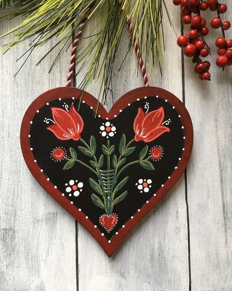 Hungarian Paprika, Norwegian Rosemaling, Folk Art Flowers, Painted Hearts, Painted Christmas Ornaments, Diy Crafts To Do, Tole Painting, Paper Crafts Diy Tutorials, Handmade Christmas Ornaments