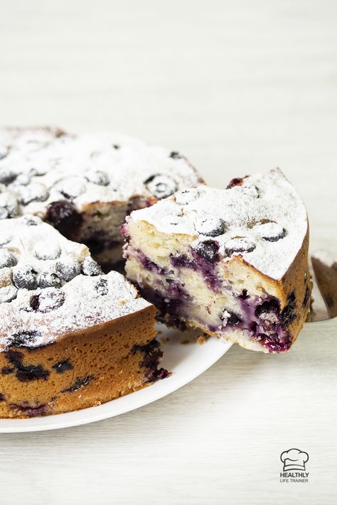 Blueberry Yoghurt Cake Recipe-Healthy life Trainer Strawberry Blueberry Greek Yogurt Cake, Yoghurt Recipes Healthy, Yoghurt Recipe Ideas, Healthy Yogurt Cake, Yoghurt Cake Recipe, Blueberry Yogurt Cake, Yogurt Cake Recipe, Healthy Blueberry Cake, Greek Yogurt Cake