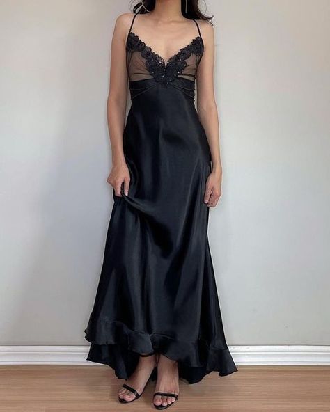 dirati. on Instagram: "🖤" Black Vintage Prom Dress, Black Goddess Dress, Vintage Dresses Aesthetic, Fancy Nightgown, Black Fairy Dress, Black Night Gown, Black Satin Gown, M And S, Prom Dress Inspo