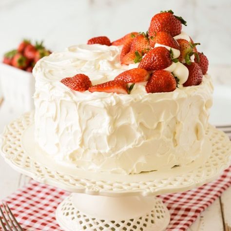 White Cake with Strawberry Filling - Your source of sweet inspirations! || GET AWESOME DESSERT MERCH HERE! White Cake With Strawberries, White Cake With Strawberry Filling, Recipe With Strawberries, White Almond Cakes, Cake With Strawberry Filling, Strawberry Cake Filling, Cake With Strawberries, Creaming Method, Champagne Cake