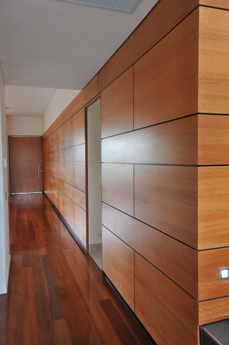 Plywood Wall Ideas, Stained Plywood Walls, Plywood Walls Ideas Interior Design, Wooden Tiles Wall, Wooden Ceiling Designs, Wooden Wall Panelling, Modern Wooden Ceiling, Wood Interior Walls, Wooden Wall Tiles