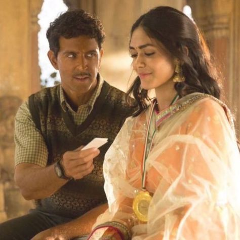 Super 30 song Jugraafiya: Hrithik Roshan and Mrunal Thakur look lovestruck in a still from the upcoming track | PINKVILLA Super 30 Movie, Mrunal Thakur, Ranveer Singh, Song One, Bollywood Movie, Hrithik Roshan, Box Office, Bollywood Movies, Deepika Padukone