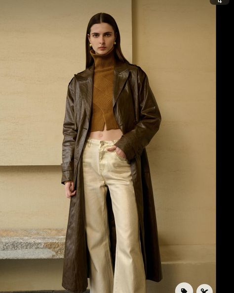 Straight Leather Jacket Outfit, Corduroy Trench Coat, Brown Leather Trench Outfit, Long Brown Leather Coat, Trench Cuir Outfit, Light Brown Coat Outfit, Brown Leather Trench Coat Outfit, Brown Leather Coat Outfit, Leather Trench Outfit