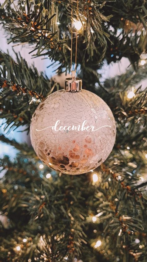 December wallpaper Hello December Wallpaper, December Vibes, Monthly Wallpapers, December Wallpaper, Hello December, December 2024, Christmas Wallpaper, Flower Wallpaper, Pretty Quotes