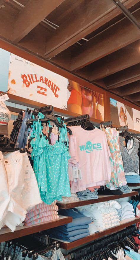 Surf Shop Boutique, Surf Shop Clothes, Surf Trip Aesthetic, Surf Shop Aesthetic Interior, Beach Shopping Aesthetic, Beach Stores Aesthetic, Beach Store Aesthetic, Beach Shop Aesthetic, Ron Jon Surf Shop Aesthetic