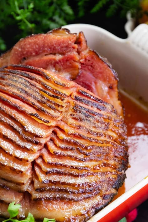 Copycat Honey Baked Ham Recipe, Honey Baked Ham Glaze, Honey Baked Ham Copycat, Honey Baked Ham Recipe Copycat, Copycat Honey Baked Ham, Ham Cooking Time, Honey Ham Recipe, Baked Spiral Ham, Christmas Lunch Ideas