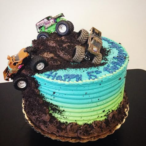 Round Monster Truck Cake, Monster Jam Cakes For Boys, Monster Truck Cakes For Boys, Monster Jam Birthday Cake, Monster Jam Cake, Monster Truck Birthday Cake, Truck Birthday Cake, Monster Jam Birthday Party, Monster Jam Birthday