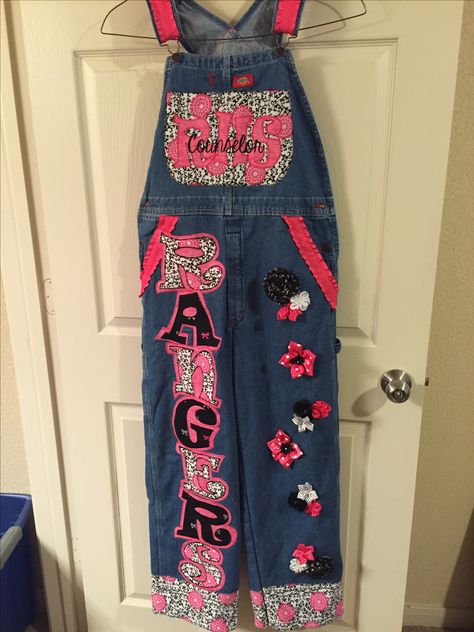 Senior Overalls Black And Gold, Pink Senior Overalls, Cheer Overalls, Decorated Overalls, Hoco Overalls, Homecoming Overalls, Overalls Homecoming, 2enior Ye4r, Spirit Overalls