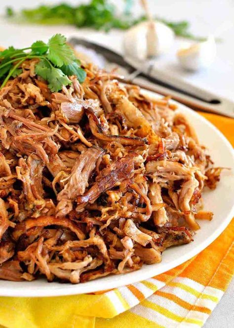 I've lost count how many times I've made these Pork Carnitas, it is the single most requested meal by family and friends!! Mexican Slow Cooker, Pork Carnitas Recipe, Frijoles Refritos, Carnitas Recipe, Recipetin Eats, Recipe Tin, Pork Carnitas, Slow Cooker Pulled Pork, Shredded Pork