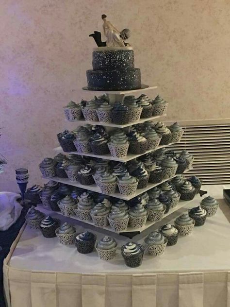 Dallas Cowboys wedding cupcake Dallas Cowboys Wedding Cake, Dallas Cowboys Birthday Party, Cowboy Wedding Cakes, Dallas Cowboys Wedding, Dallas Cowboys Birthday, Bestie Wedding, Dallas Cowboys Party, Cowboy Themed Birthday Party, Vowel Renewal