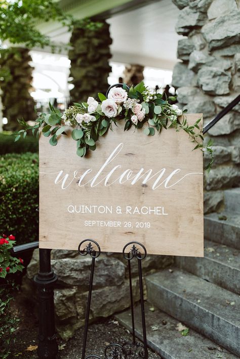 Welcome Sign Flowers, Wedding Welcome Table, Sign Flowers, Orchard Wedding, Welcome Table, Wooden Welcome Signs, Welcome Board, Wedding Flower Ideas, Diy Wedding Ideas