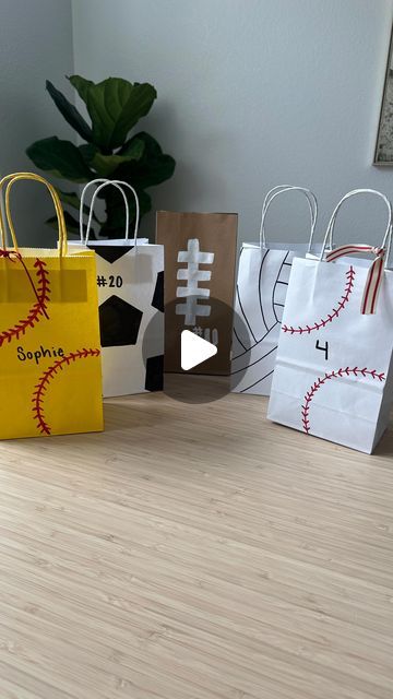 l i n z y ✌🏼 on Instagram: "Part two! But hear me when I say plain paper bags work fine and we do that all the time over here 🙋🏼‍♀️👏🏼🏈⚾️⚽️🥎🏐 (if I can find orange bags I will share basketball inspo too!)This is just inspo for those of you who want to do this type of thing!" Volleyball Gift Bag Ideas, Volleyball Gift Bags, Baseball Theme Gifts, Volleyball Snacks, Upcycle Paper, Athletic Fall, Orange Bags, Softball Bags, Volleyball Bag