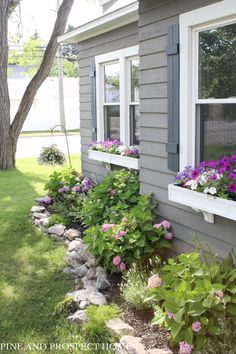 Cottage Garden Sheds, Homes Exterior, Farmhouse Landscaping, Front Landscaping, Landscape Edging, Landscape Design Plans, Front House Landscaping, Home Landscaping, Front Yard Garden