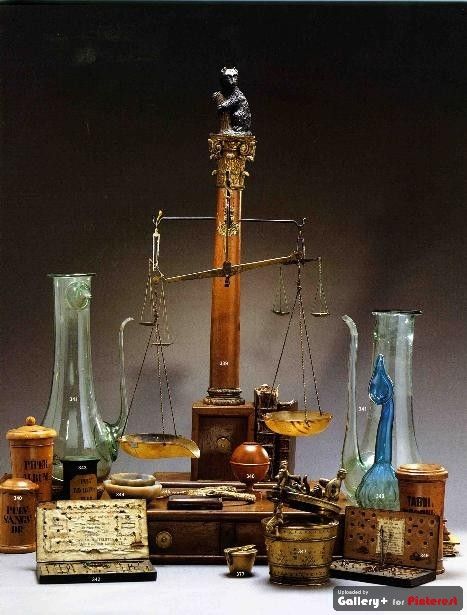 Chemistry, Alchemy ! #art Alchemy Set Up, Alchemy Station, Alchemy Tools, Herbalist Tools, Alchemy Bottles, Alchemy Set, Alchemist Laboratory, Alchemy Laboratory, Alchemist Lab