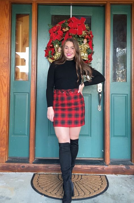 buffalo plaid skirt with black accents. easy and flattering Buffalo Plaid Skirt, Holiday Skirt Outfits, Holiday Skirt, Holiday Skirts, Skirt Outfit, Plaid Skirt, Black Accents, Winter Holiday, Plaid Skirts