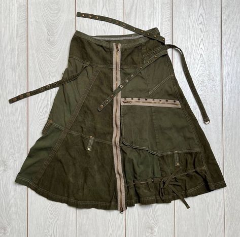 Diy Cargo Skirt, Military Skirts, Punk Skirt, Skirt Ideas, Combat Pants, Jazz Fest, Women's Bottoms, Diy Sewing Clothes, Cargo Skirt