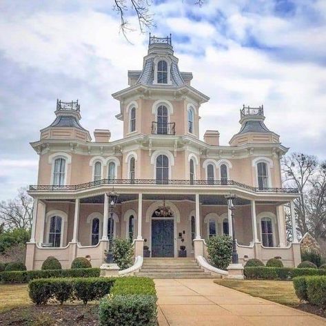 Victorian Houses Old Victorian Mansions, Old Victorian Homes, Victorian Style House, Victorian Style Homes, Mansard Roof, Victorian Buildings, Old Mansions, Victorian Mansions, Painted Ladies