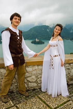 Medieval Wedding Dress – Fashion dresses Outdoor Wedding Dresses, Medieval Wedding Dress, Medieval Wedding, Outdoor Wedding, Wedding Dresses, Weddings, Wedding Dress, Dresses