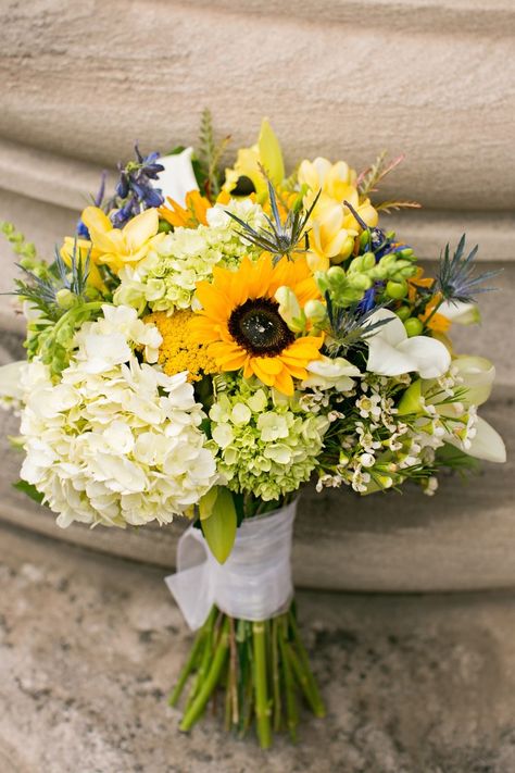 Hydrangea Bridal Bouquet, Vintage Bridal Bouquet, Sunflower Arrangements, Sunflower Wedding Bouquet, Bridal Bouquet Fall, Hydrangea Bouquet, Sunflower Bouquets, Fall Wedding Bouquets, Civil Wedding