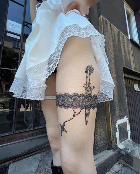 Corset Tattoo, Vampire Tattoo, Garter Tattoo, 16 Tattoo, Cute Little Tattoos, Lace Tattoo, Thigh Tattoos Women, Piercings And Tattoos, Dream Tattoos