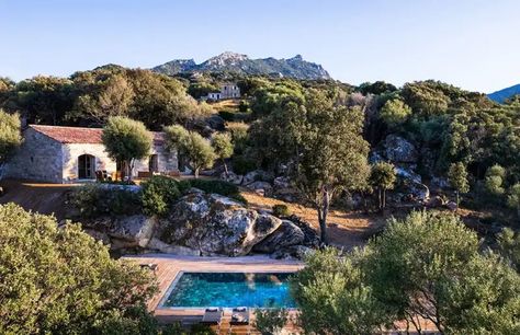 Luxury villa rental Corsica with private pool for 8 people - with services Small Terrace, Luxury Villa Rentals, Thermal Bath, Villa With Private Pool, Villa Rental, Spacious Living Room, Al Fresco Dining, Sitting Area, Maine House