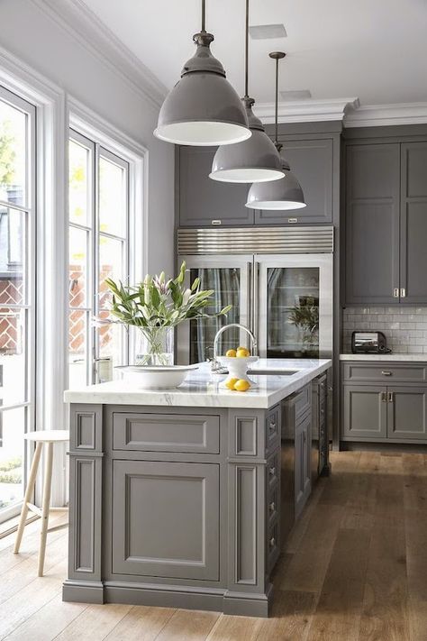 {Inspired By} Beautiful & Charming Kitchens | The Inspired Room Серая Кухня, Grey Kitchen Designs, Charming Kitchen, Gray Cabinets, New Kitchen Cabinets, Entertainment Center Decor, Kitchen Cabinets Makeover, Interior Kitchen, Grey Kitchen Cabinets